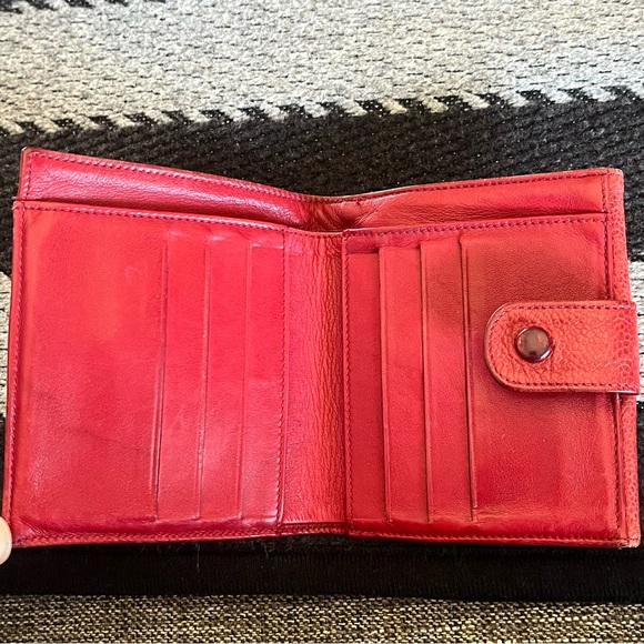 Chanel Red bifold wallet - Picture 7 of 9